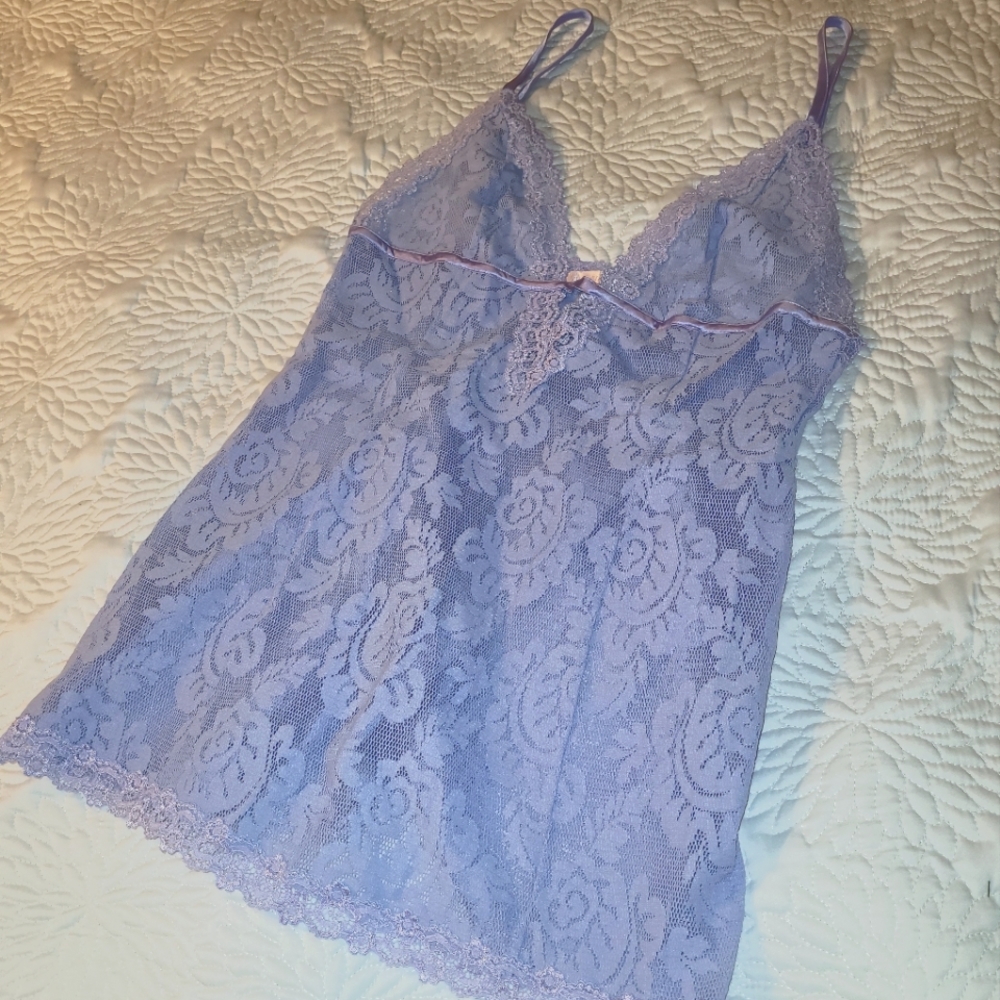 💜 NWOT Victoria's Secret lilac lace chemise M